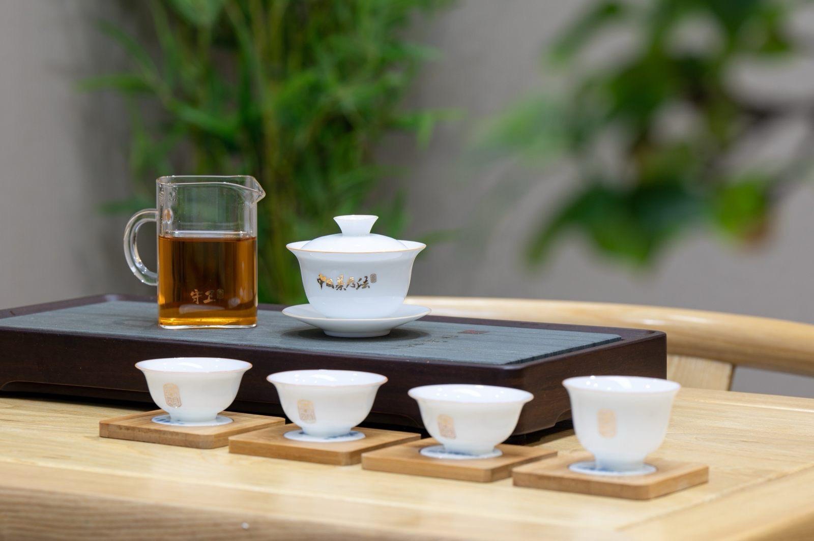 蓋碗茶湯 — 茶療養生